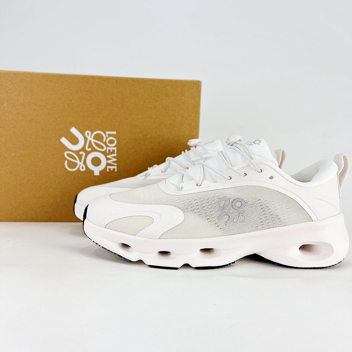 Loewe × On Cloudsolo – Unisex Lightweight Breathable Luxury Collaborative Running Shoes | White & Pearl Silver