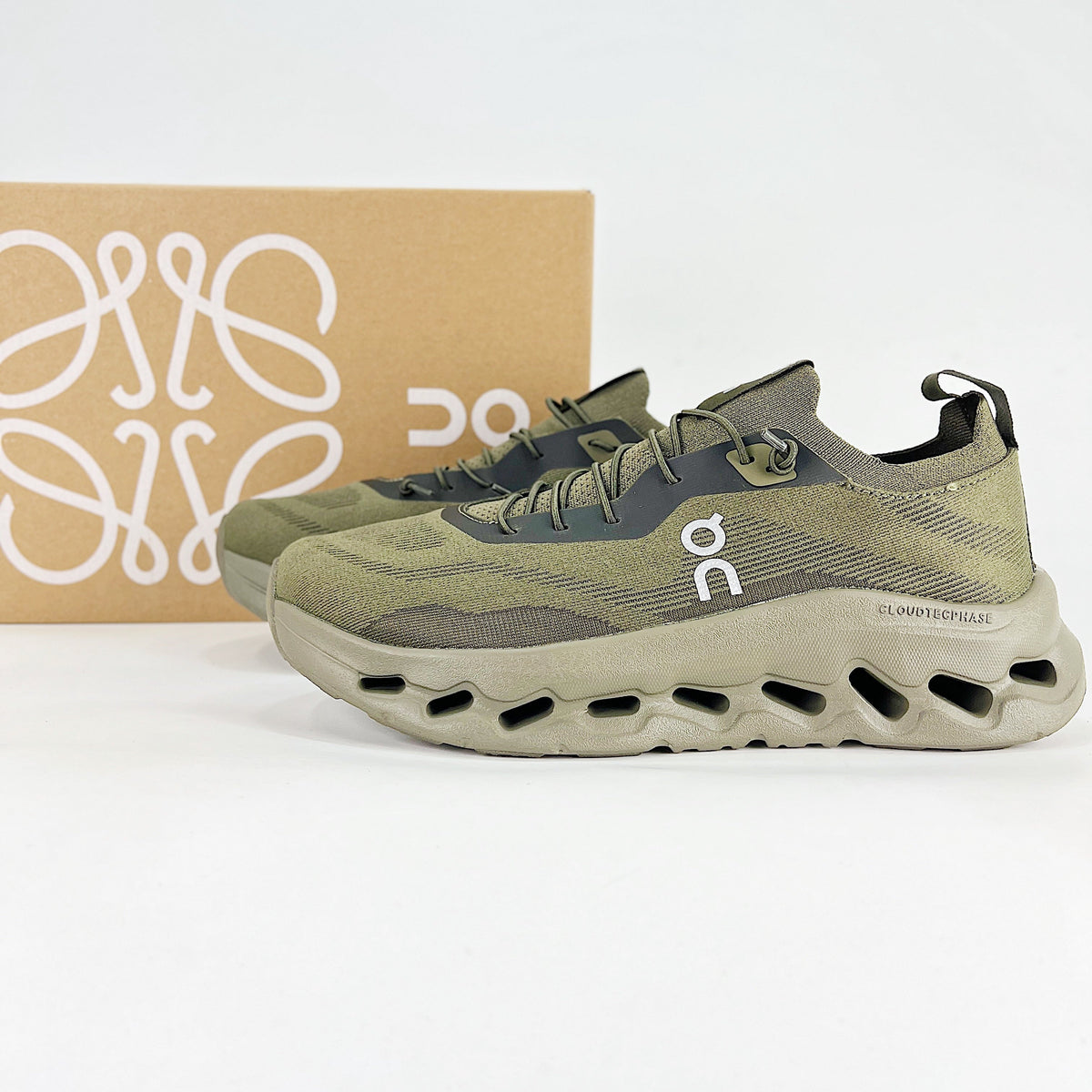 Loewe × On Cloudsolo – Unisex Lightweight Breathable Luxury Collaborative Running Shoes | Olive Green & Sand