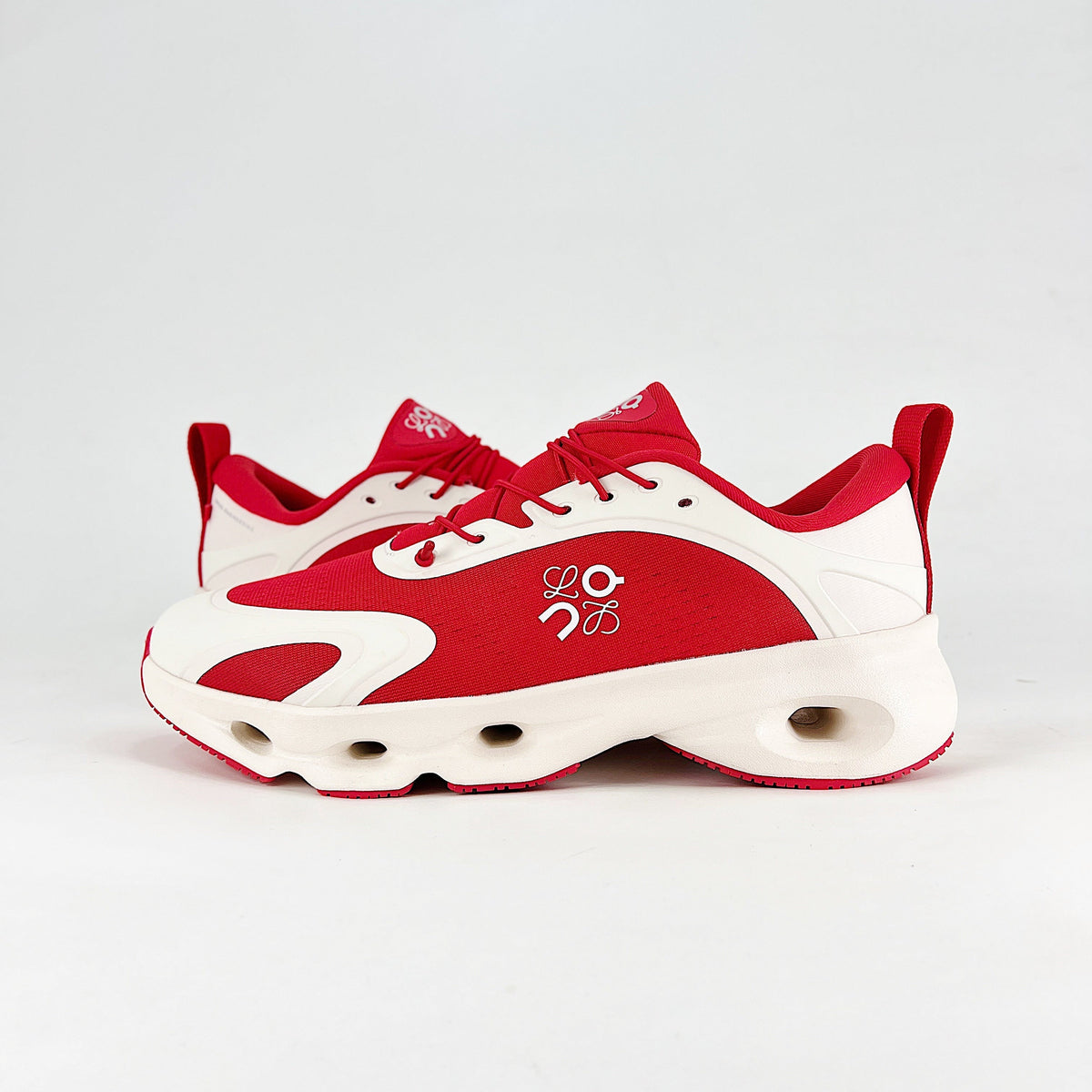 Loewe × On Cloudsolo – Unisex Lightweight Breathable Luxury Collaborative Running Shoes | Scarlet Red & Cream