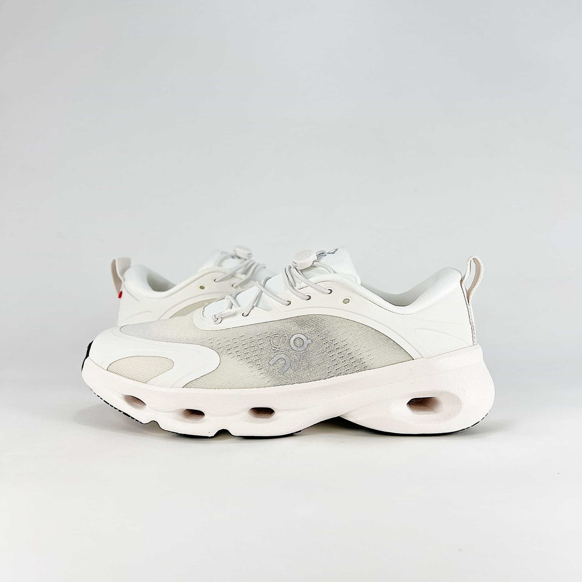 Loewe × On Cloudsolo – Unisex Lightweight Breathable Luxury Collaborative Running Shoes | White & Light Gray