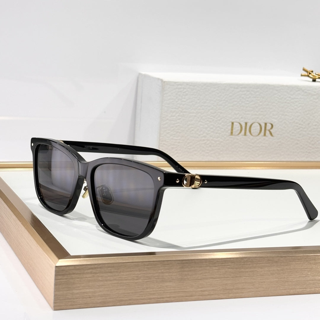 D**R 30Montaigne S9U Square Sunglasses | Black Acetate Frame, Grey Gradient Lenses, Gold CD Badge Hinge | Multiple Colors