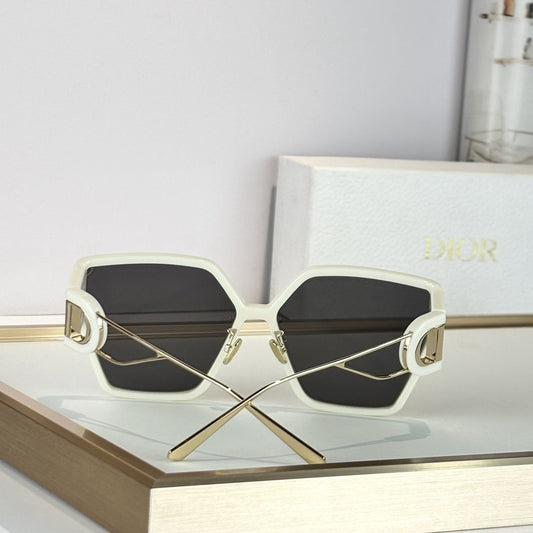 D**R 30Montaigne Butterfly Sunglasses | White Acetate Frame, Grey Lenses & Oversized CD Logo