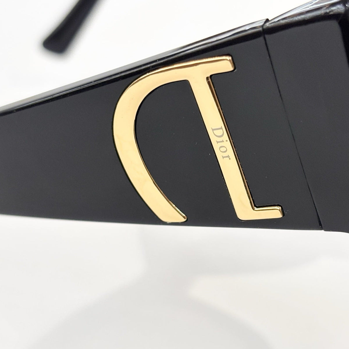 D**R Signature Rectangle Sunglasses | Glossy Black Acetate Frame & Gold D Logo
