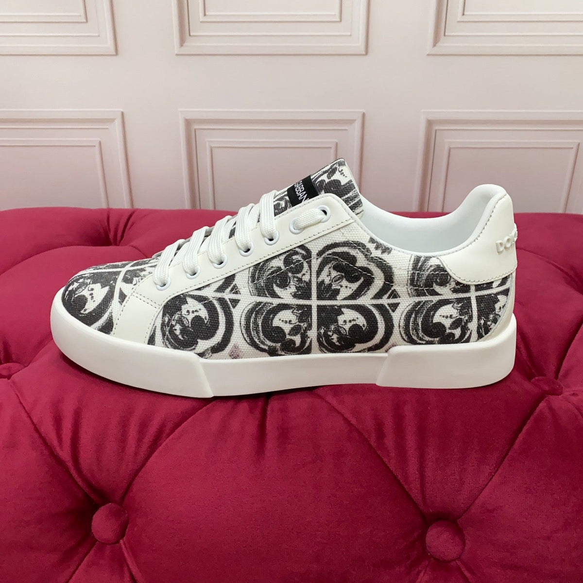D*G 2026 Premium Leather Casual Sneakers - Designer Unisex Shoes in 2 White Styles