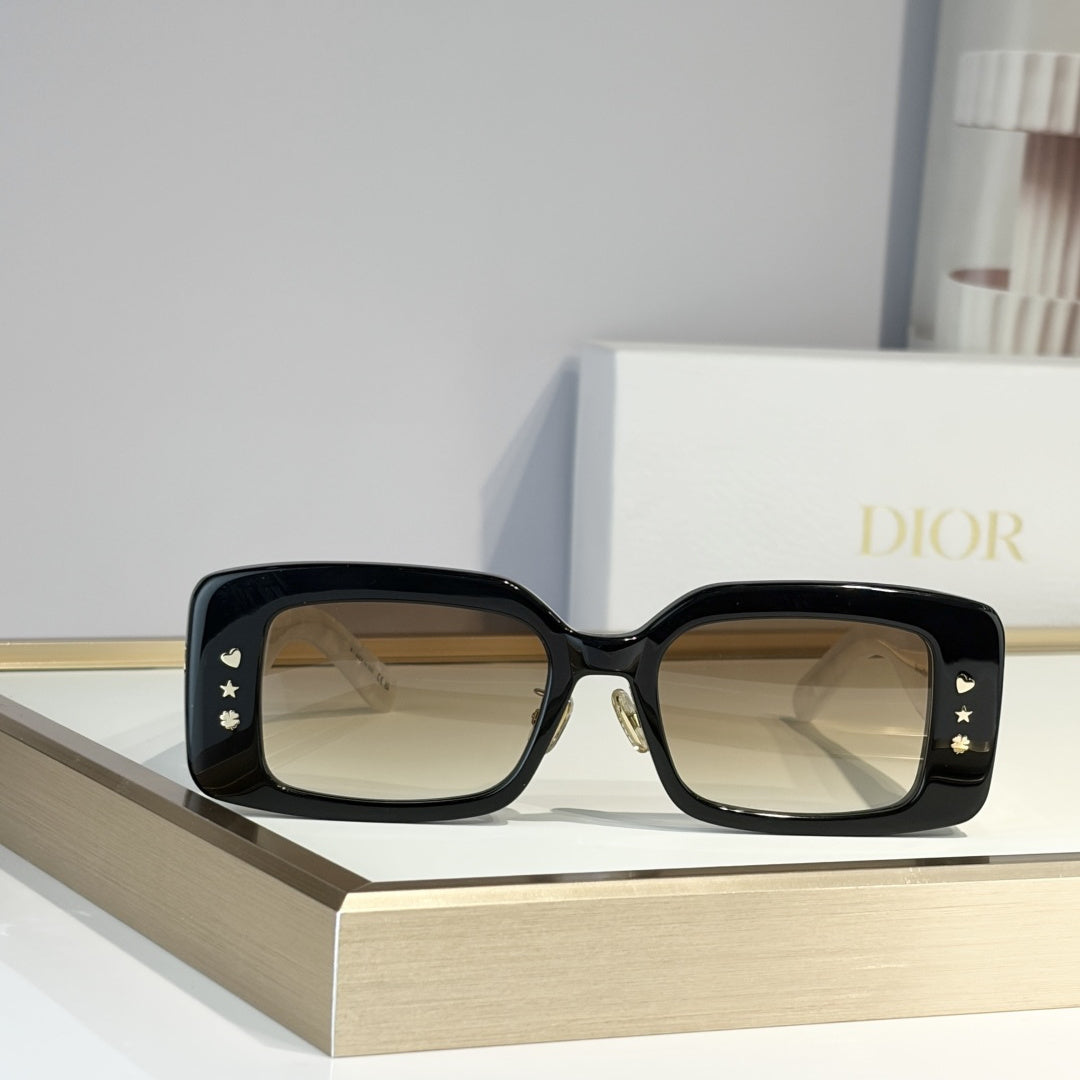 D**R Square Sunglasses | Black & Pearl White Two-Tone Acetate, Gold Heart Star Flower Studs, Dior Script Temple, Gradient Brown Lenses