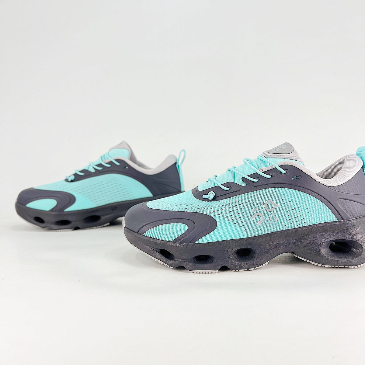 Loewe × On Cloudsolo – Unisex Lightweight Breathable Luxury Collaborative Running Shoes | Aqua Mint & Charcoal